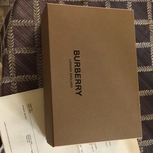 COPY - Burberry box 7 x10 x 3.5 inches